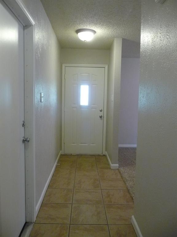 Building Photo - 2727 Colonial Dr