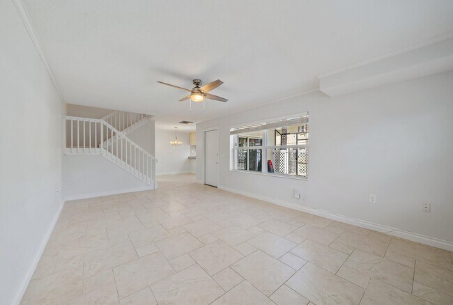 Foto del edificio - 14  Amherst Court B Royal Palm Beach Fl 33411