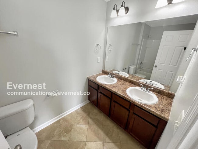 Building Photo - 222 Bermuda Lakes Dr