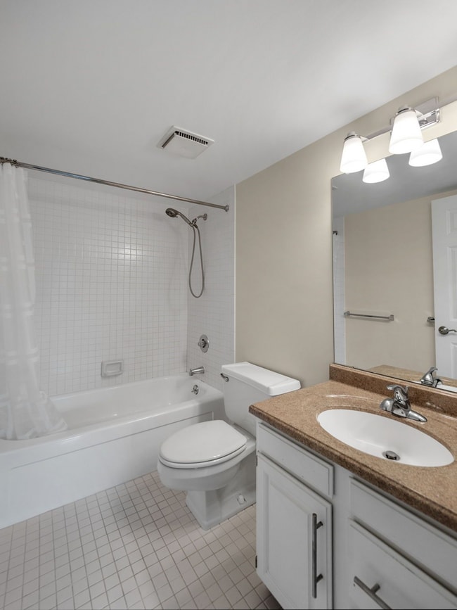 Building Photo - 411 S Old Woodward Ave