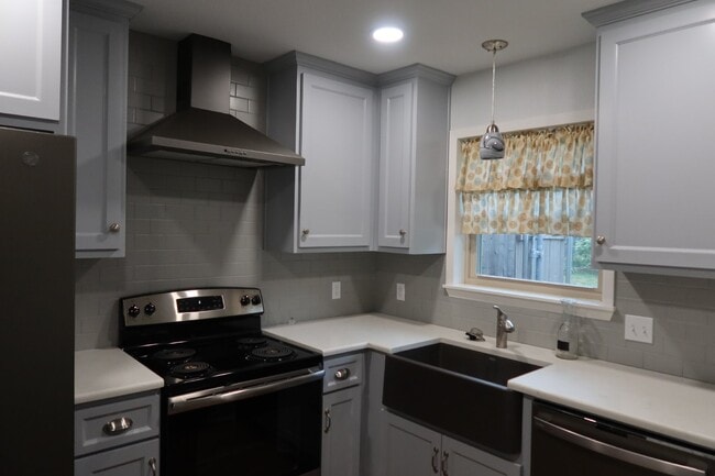 Foto del edificio - 101 Travis Ln