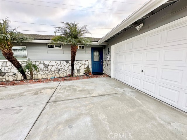 Building Photo - 10281 Sande St