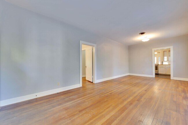 Building Photo - 3014 Hemphill Park