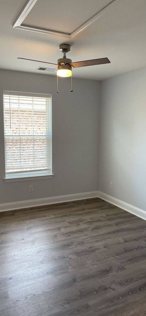 Foto del edificio - Newly built 3 bedroom/2 5 bath townhome lo...