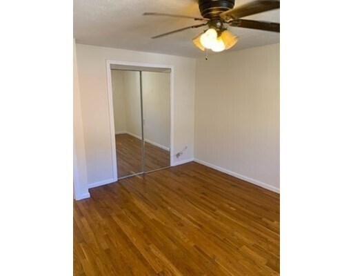 Foto del edificio - 74 Bryon Rd