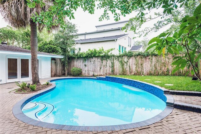 Foto del edificio - 9603 Moonlight Dr