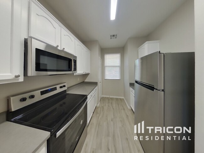Building Photo - 46025 W Sheridan Road Maricopa AZ