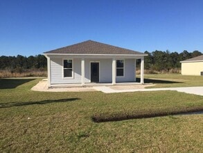 Building Photo - 660 Tropical Way