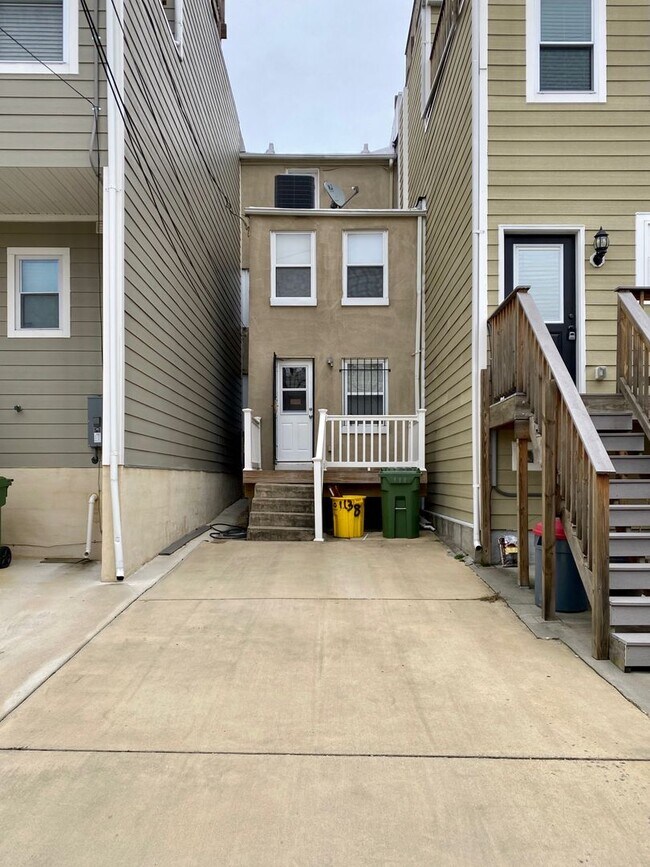 Foto del edificio - Charming 3 Bedroom Townhome ~ Federal Hill...