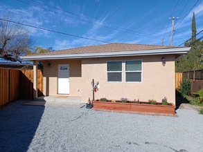 Building Photo - 1725 Pope Ct