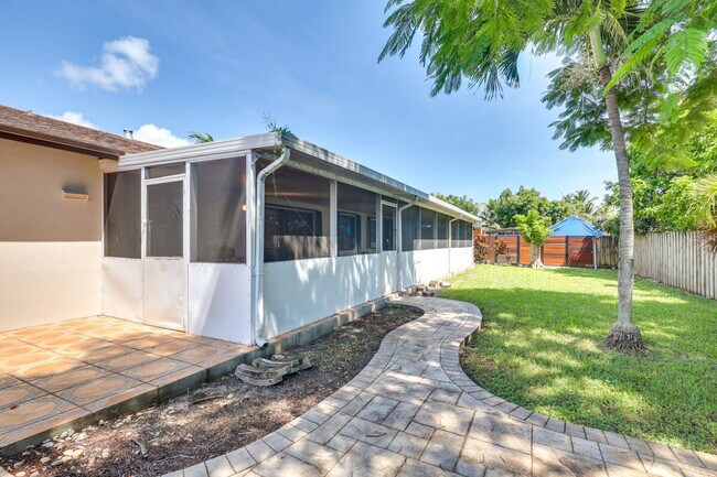 Building Photo - 10934 SW 158th Terrace