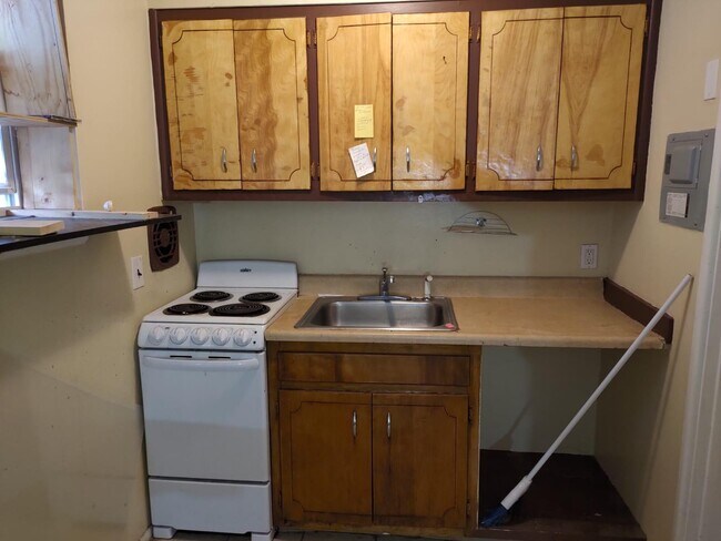 Building Photo - 160 Fountain St