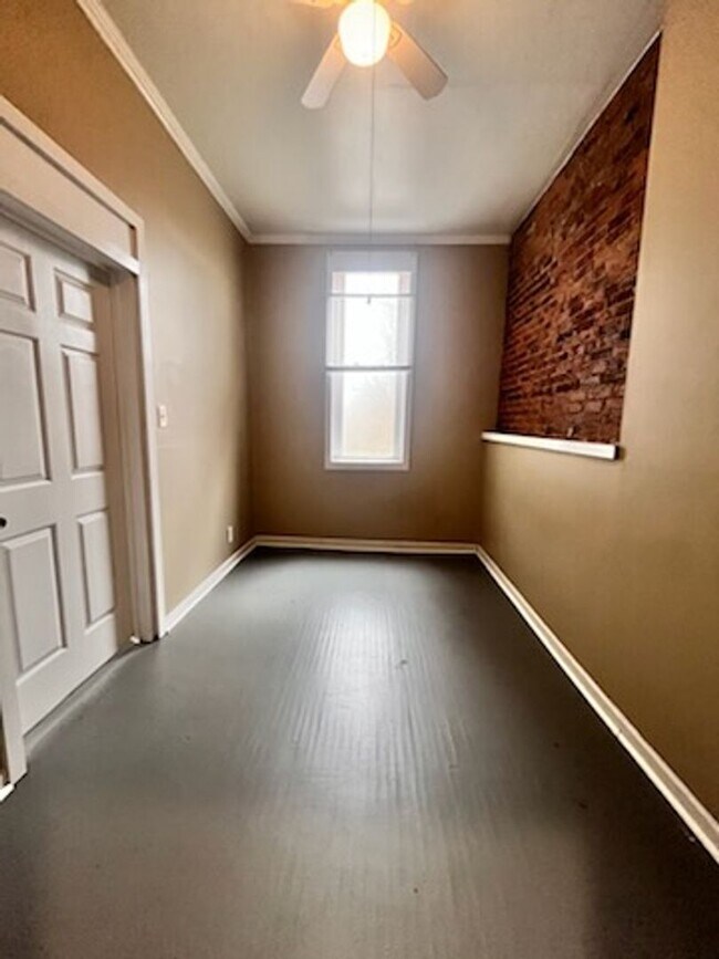 Foto del edificio - 2228 W Madison St