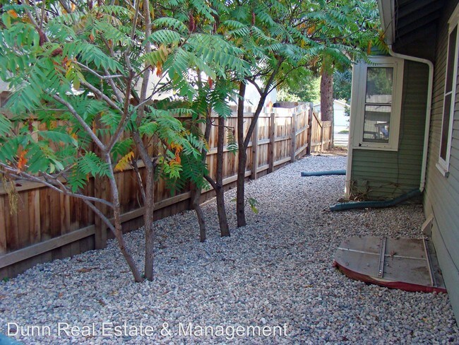 Foto del edificio - 222 S Loomis Ave