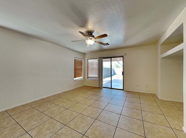 Foto del edificio - 1603 W Alta Vista Rd