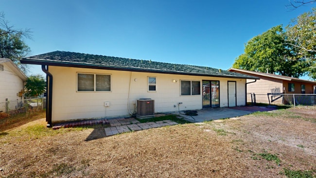 Foto del edificio - 7323 Glen Arbor Dr