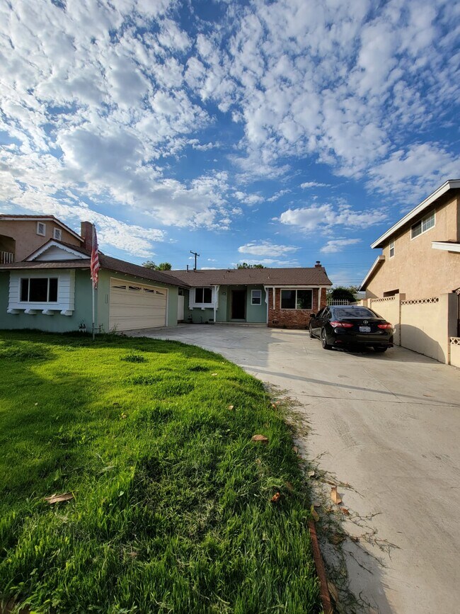 1229 W Stella Ave, Anaheim, CA 92802 House Rental in Anaheim, CA