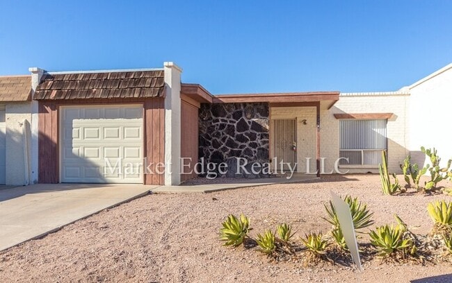 Building Photo - 2Bed/2Bath Apt at 111th/Tennessee! $399 MO...