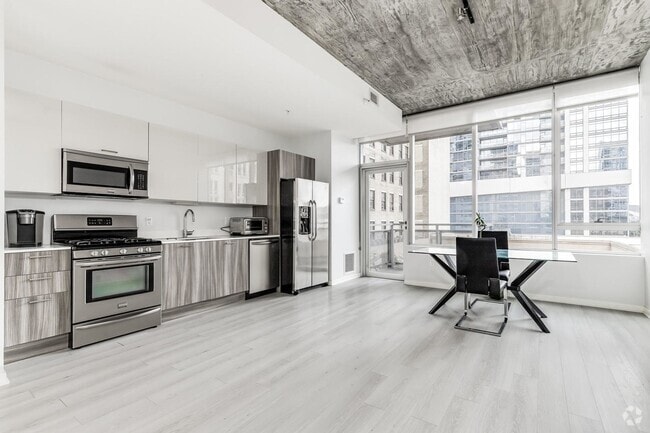Building Photo - 1345 S Wabash Ave