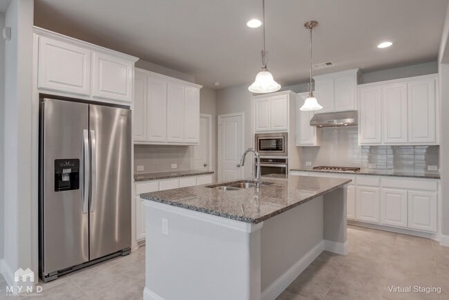 Building Photo - 133 Knight of Realm Blvd