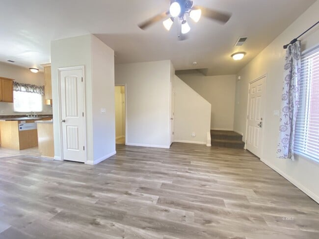 Building Photo - 300 N 300 E