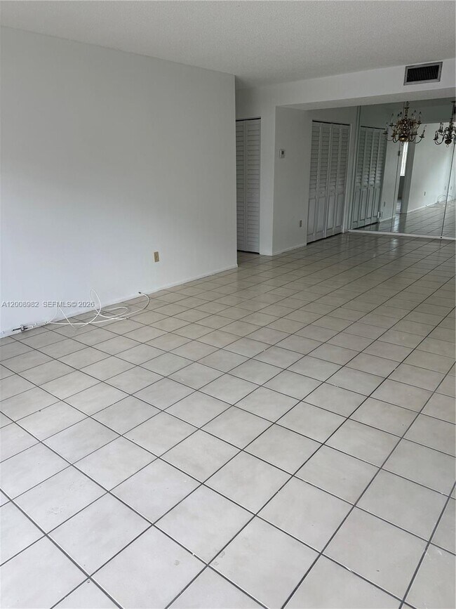 Foto del edificio - 7747 SW 86th St