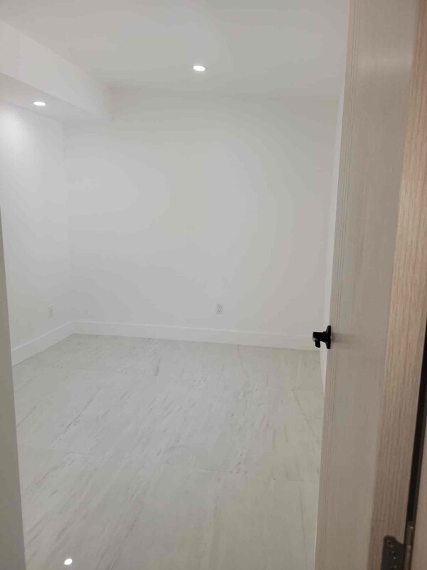 Building Photo - 2174 NE 170th St