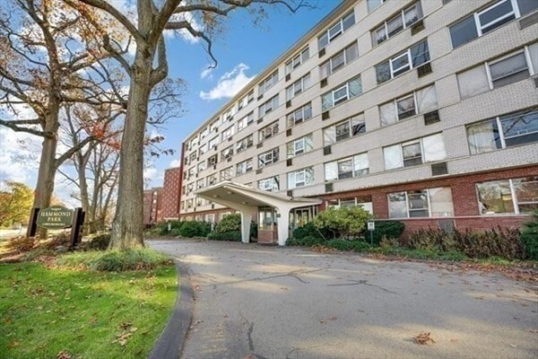 Building Photo - 10 Hammond Pond Pkwy