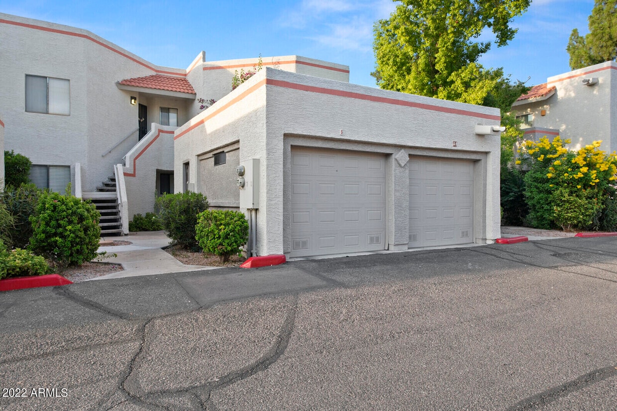 Primary Photo - 885 N Granite Reef Rd