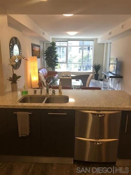 Foto del edificio - 1431 Pacific Hwy