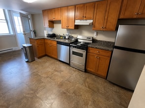 Building Photo - 360 Tappan St