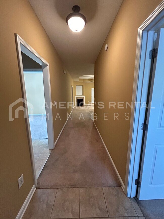 Foto del edificio - Great Townhome in Tuscaloosa!!! Available ...