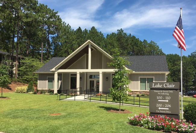 Building Photo - Lake Clair Apartments