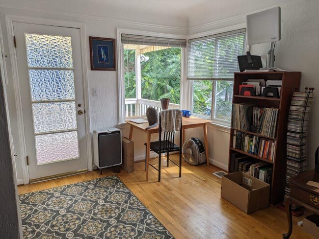 Building Photo - 1036 NE 102nd St