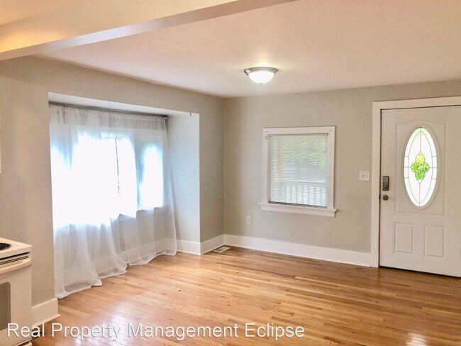 Building Photo - 3 br, 1 bath House - 1561 NE 171st St
