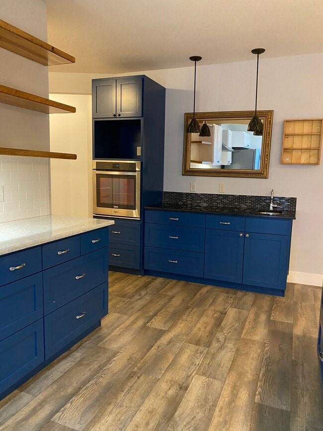 Building Photo - Beautiful 2bdr Bungalow Near Downtown