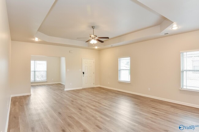 Building Photo - 124 Clydesdale Ln