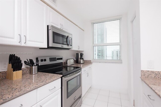 Foto del edificio - 1155 Brickell Bay Dr