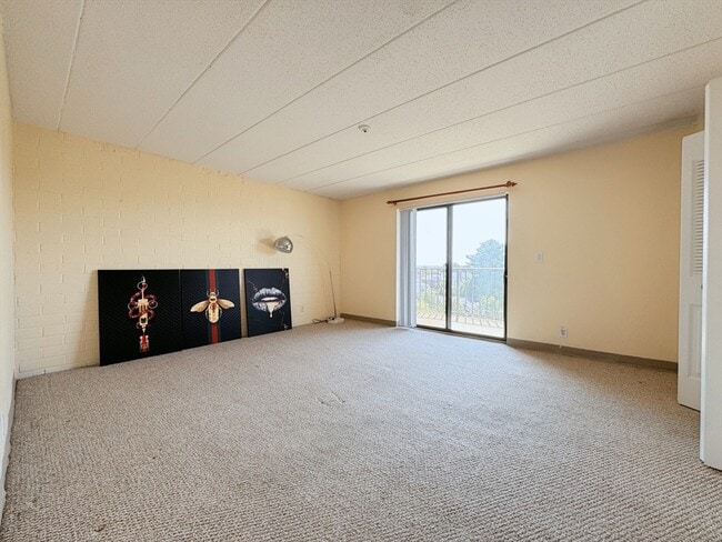 Building Photo - 185 Quincy Shore Dr