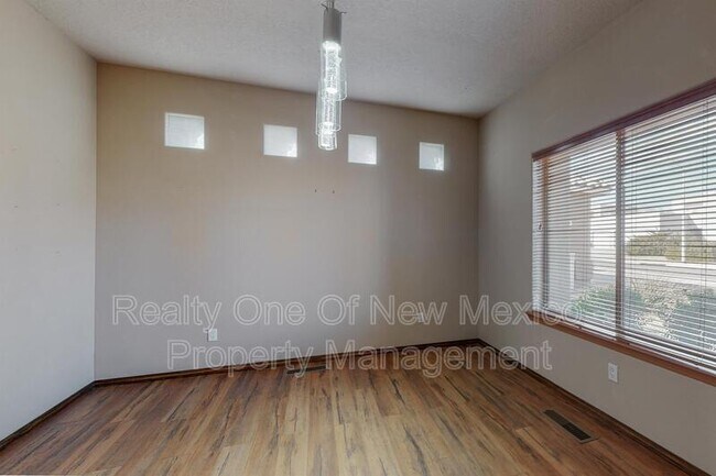 Foto del edificio - 4404 Red Tail Ct NW