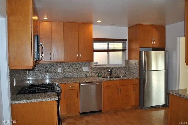 Building Photo - 4 br, 2 bath House - 1320 Riviera Dr