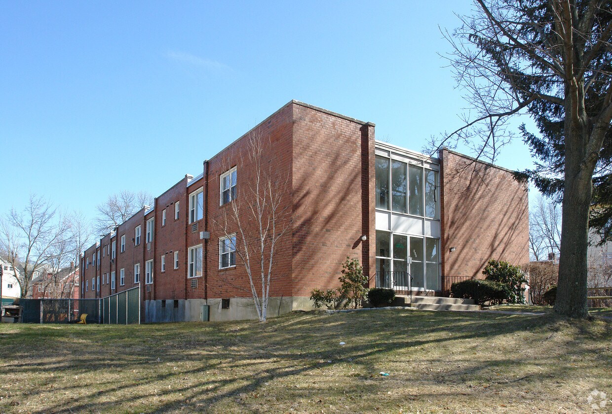 Berwyn Apartments Apartments in Hartford, CT