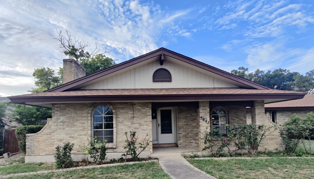 Primary Photo - 5641 Walzem Rd