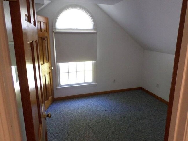 Building Photo - 188 Flaggy Meadow Rd