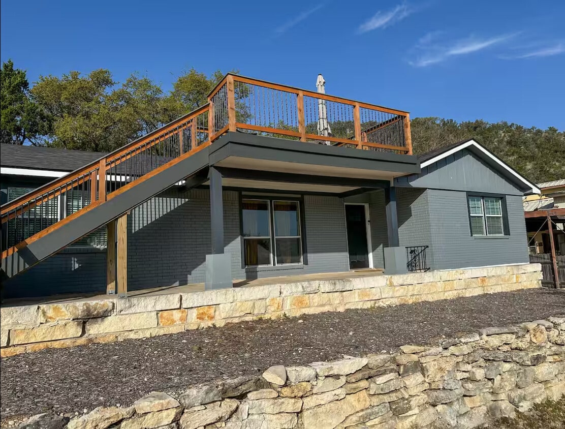 Foto principal - 1049 Meckel Dr