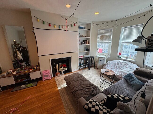 Foto del edificio - 57 Westland Ave