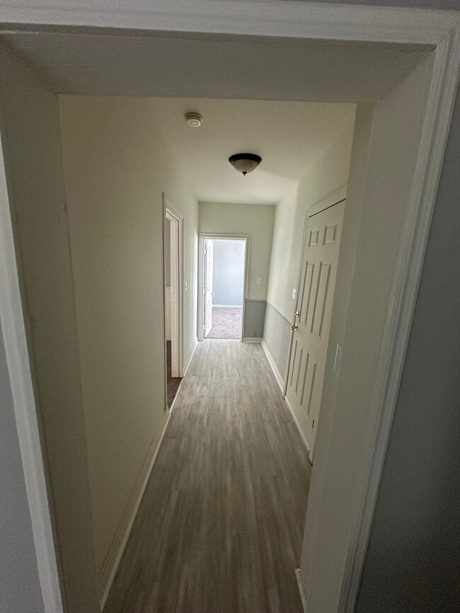 Foto del edificio - 64 McElwain Ave