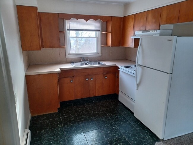 Foto del edificio - 107 Oak Hill Rd