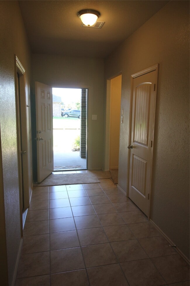 Building Photo - 7203 Basque Country Dr