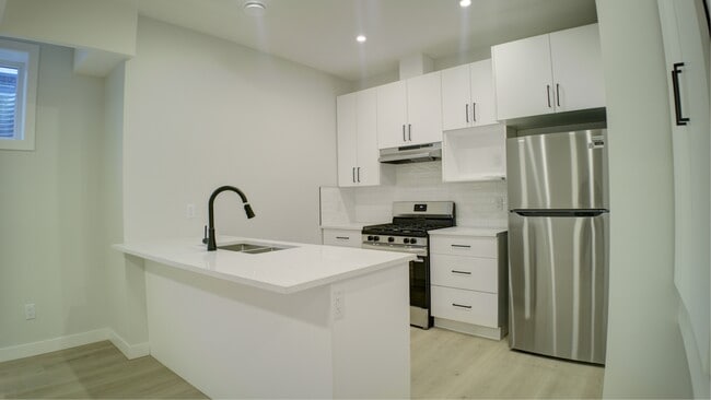 Building Photo - 10240-10157 157 St NW